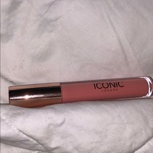Iconic London lip plumper